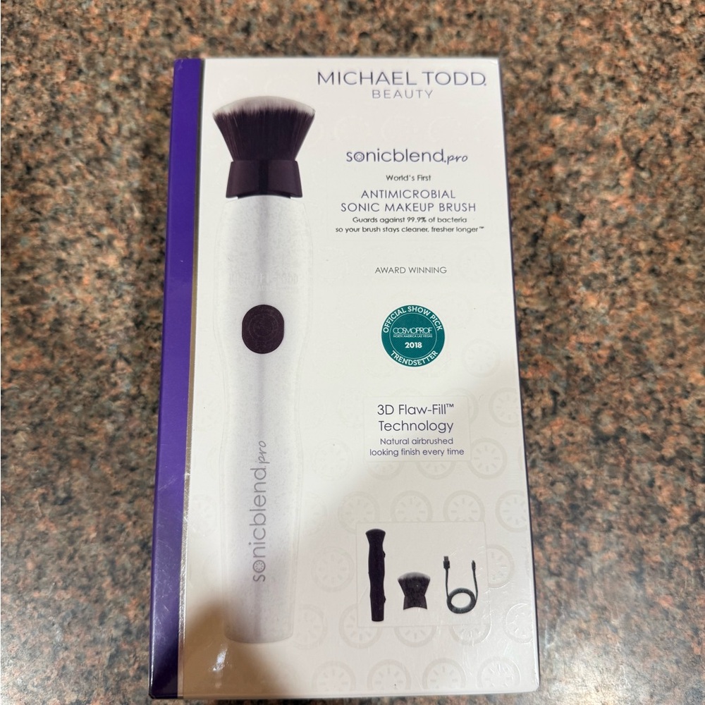 Sonicblend Pro Antimicrobial Makeup Brush - White